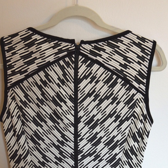 3/$25 Donna Morgan Sleeveless Dress - Picture 9 of 9